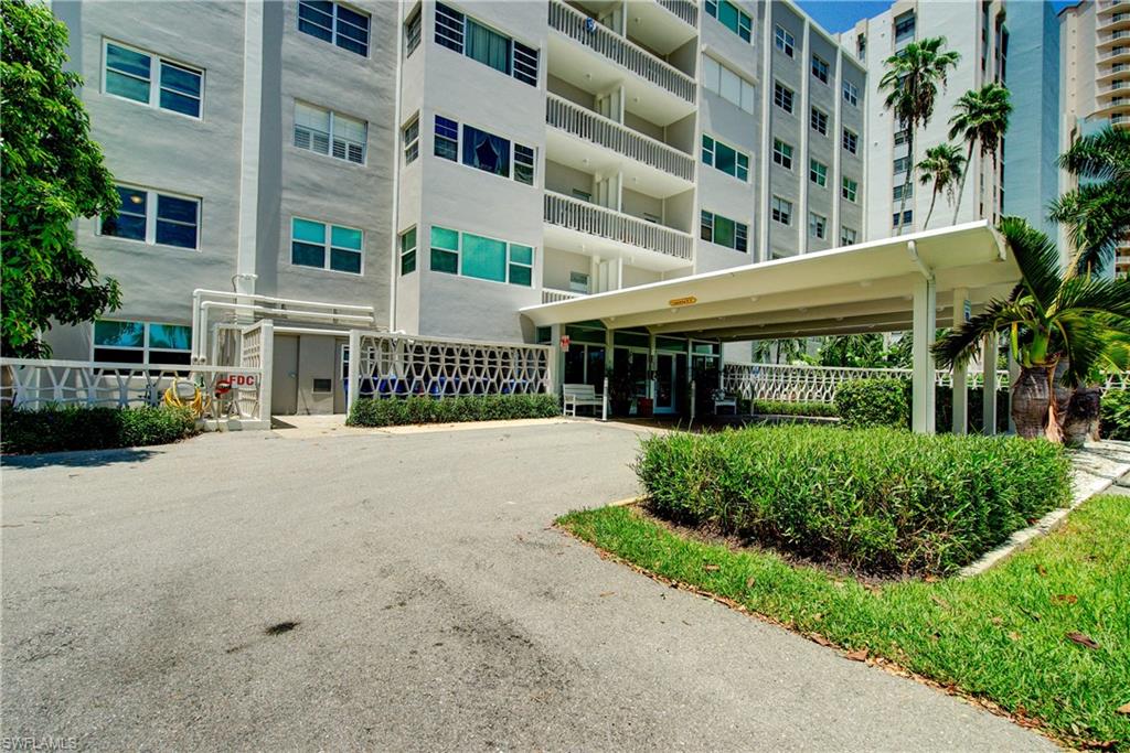 1900 Clifford ST 303