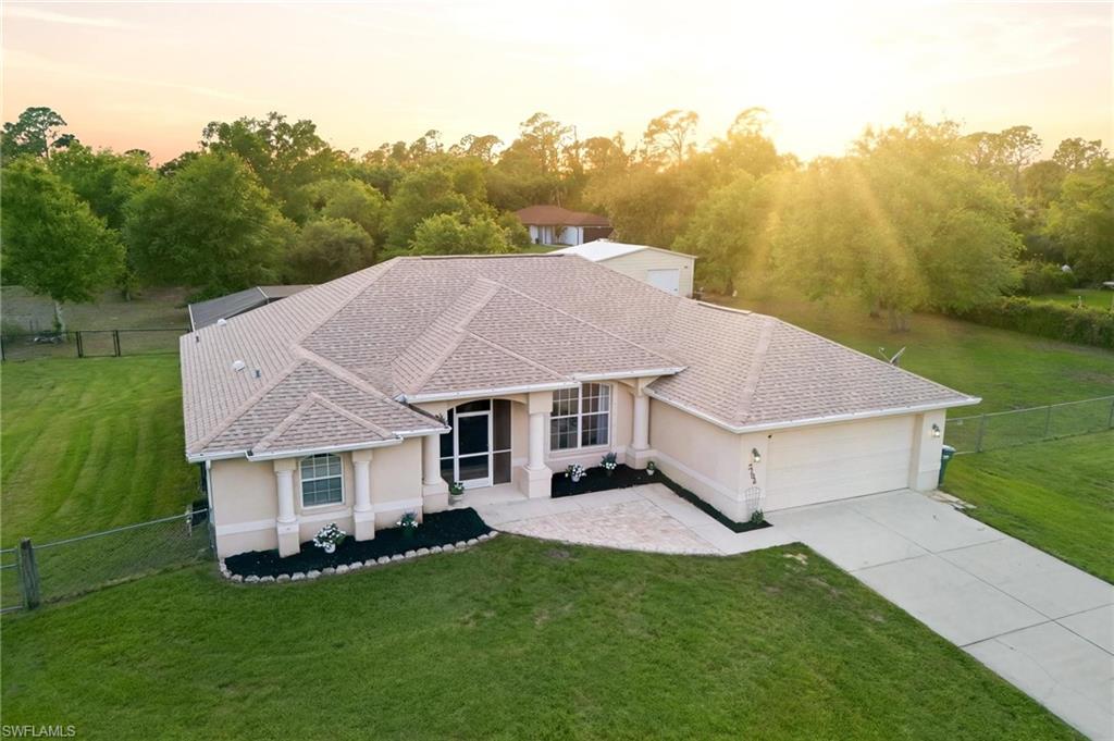 2105 Bennett LN