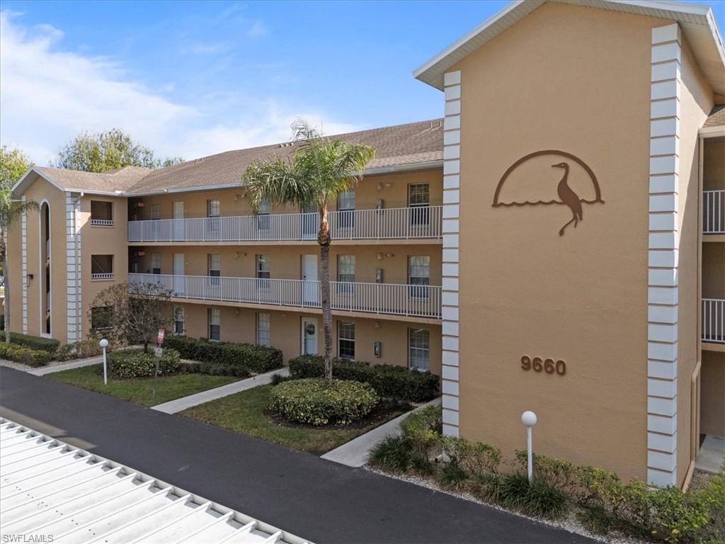 9660 Victoria LN 206