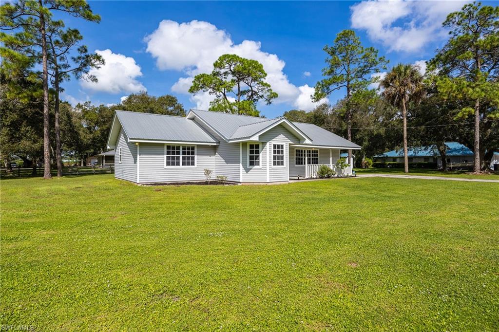 1212 Woods DR