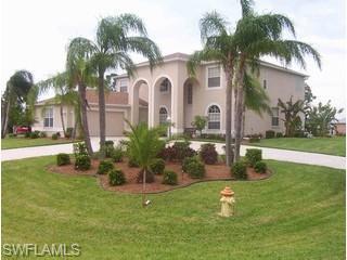 833 SW 22nd TER, CAPE CORAL FL 33991