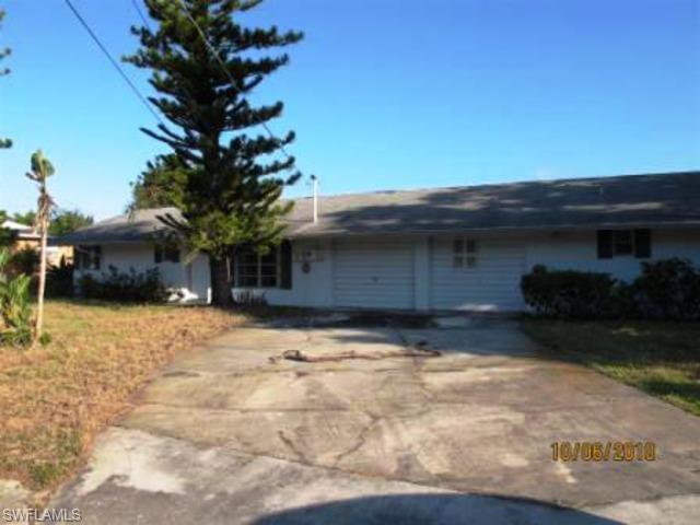 2205 THOMASSON DR, NAPLES FL 34112