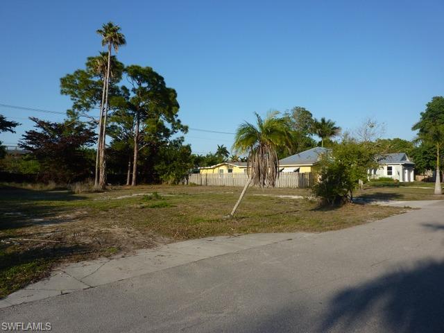 731 MYRTLE TER, NAPLES FL 34103