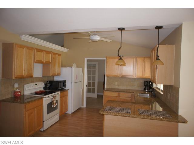 4065 VINE LN, NAPLES FL 34112