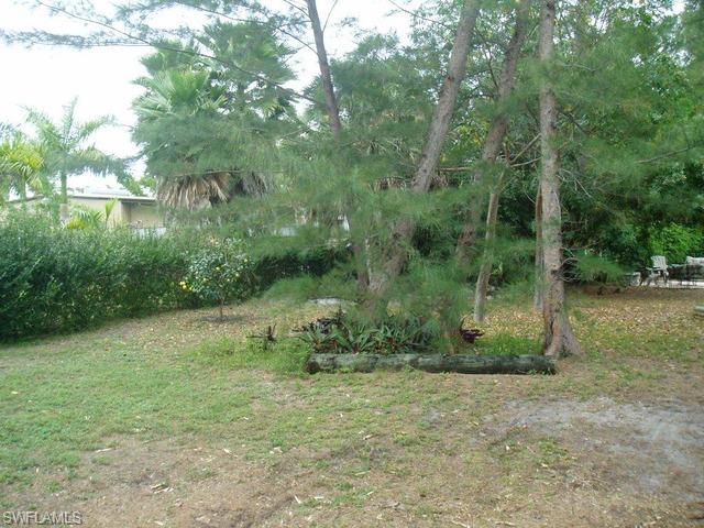 2071 MILLS LN