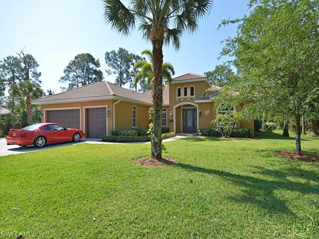 686 PINE CREST LN, NAPLES FL 34104