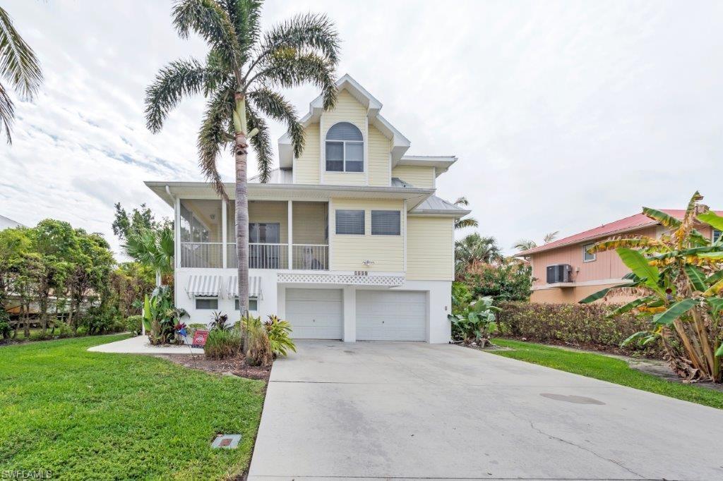 1620 Avion PL, NAPLES FL 34104