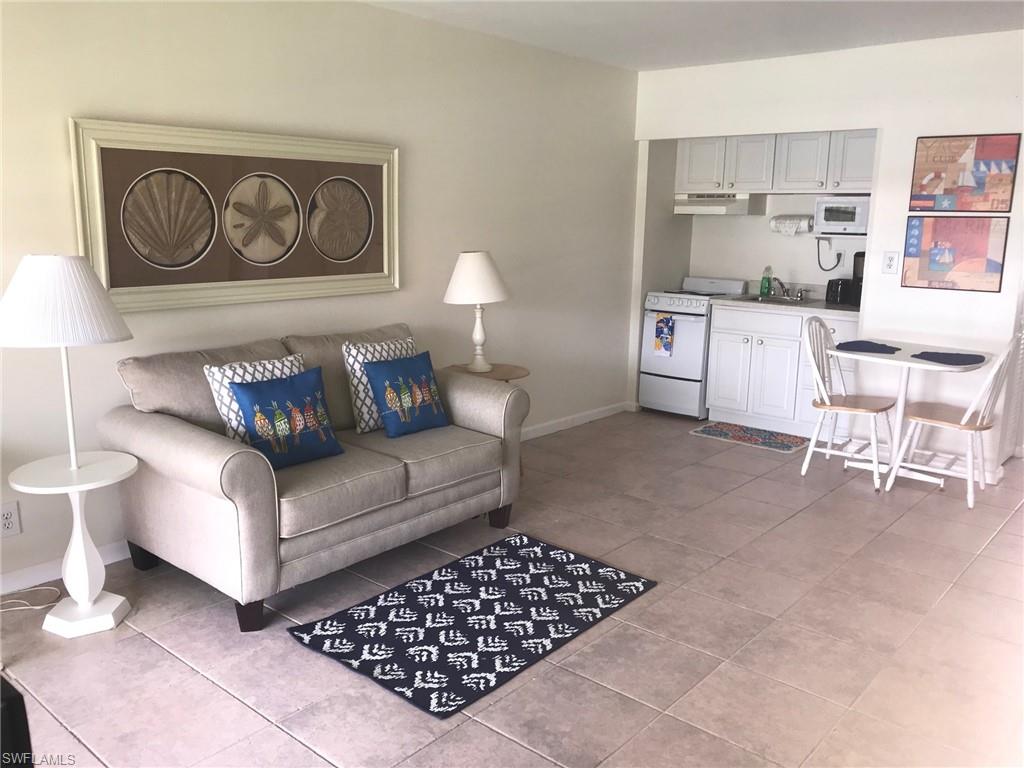 235 Seaview CT # E8, MARCO ISLAND FL 34145