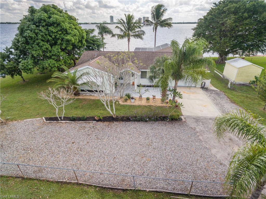 411 E North Shore DR, NORTH FORT MYERS FL 33917
