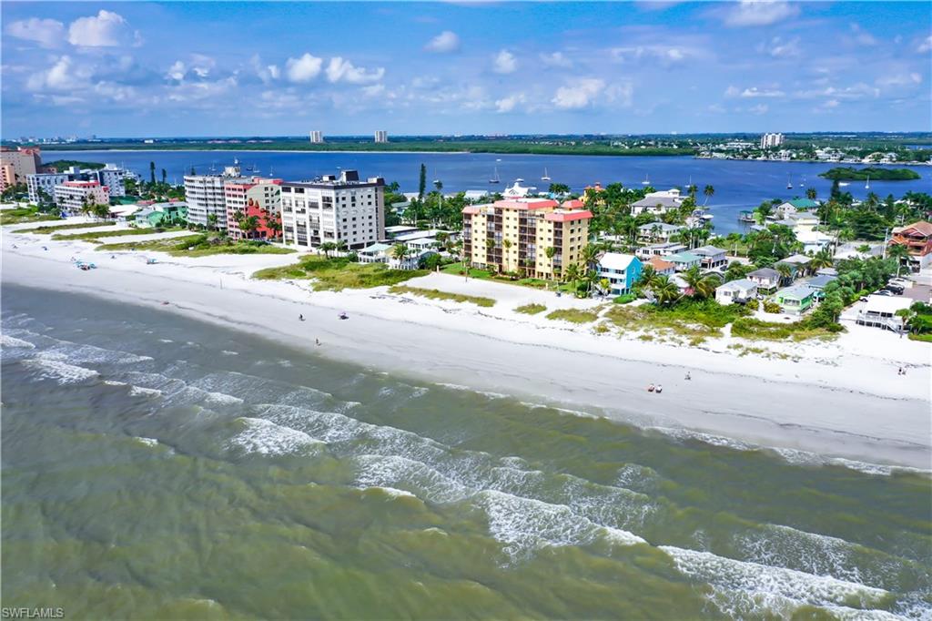600 Estero BLVD 605
