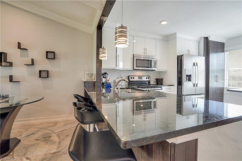 905 SW 48th TER 203