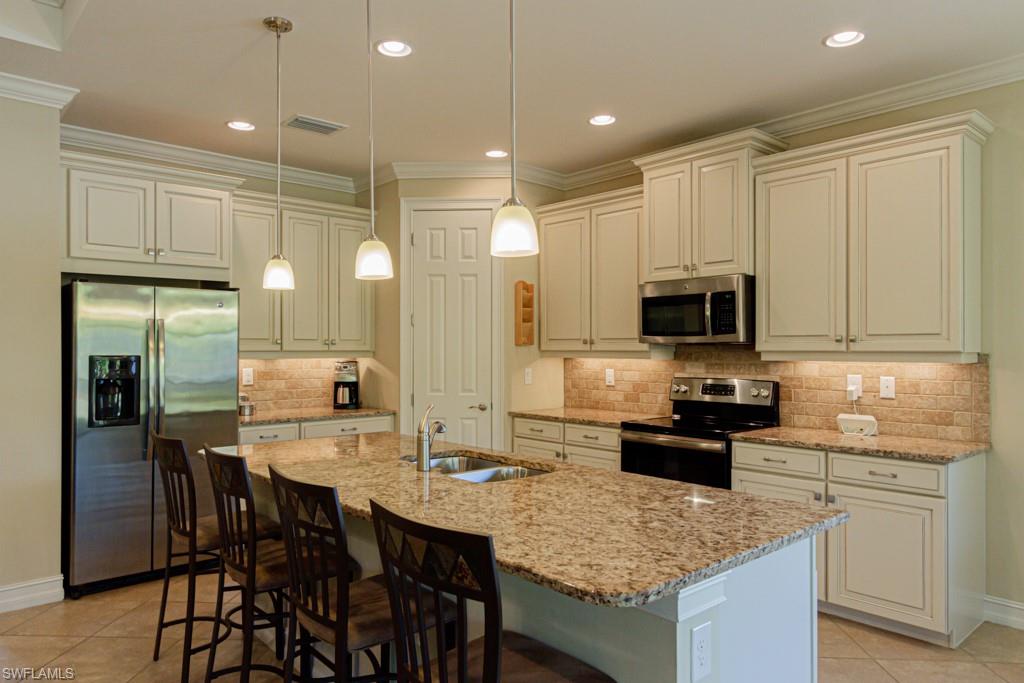 1453 Alhambra DR, FORT MYERS FL 33901