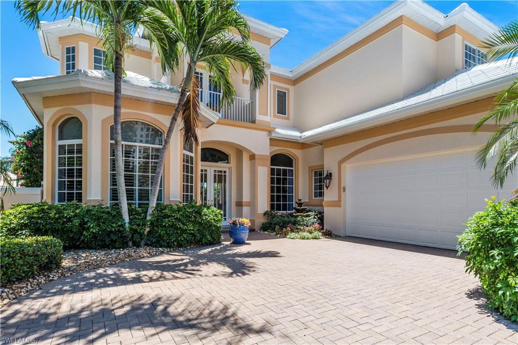 332 Carlton PL # 22, NAPLES FL 34108