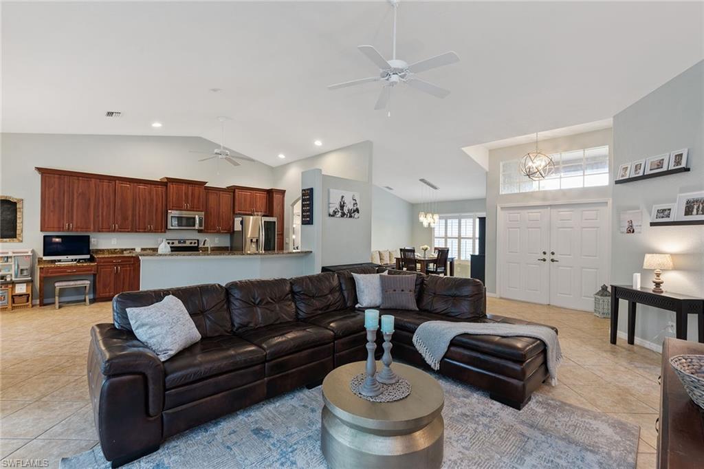 10073 Hidden Pines LN, BONITA SPRINGS FL 34135