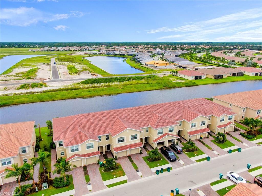 2712 Blossom WAY, NAPLES FL 34120