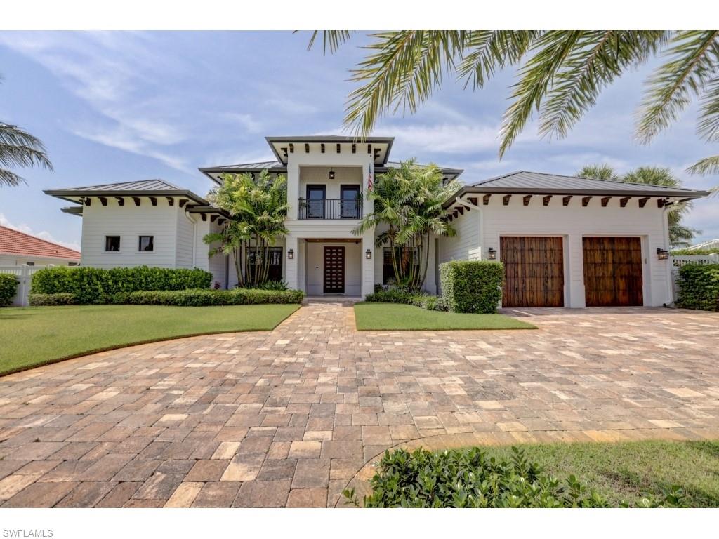 8457 SE Coconut ST, HOBE SOUND FL 33455