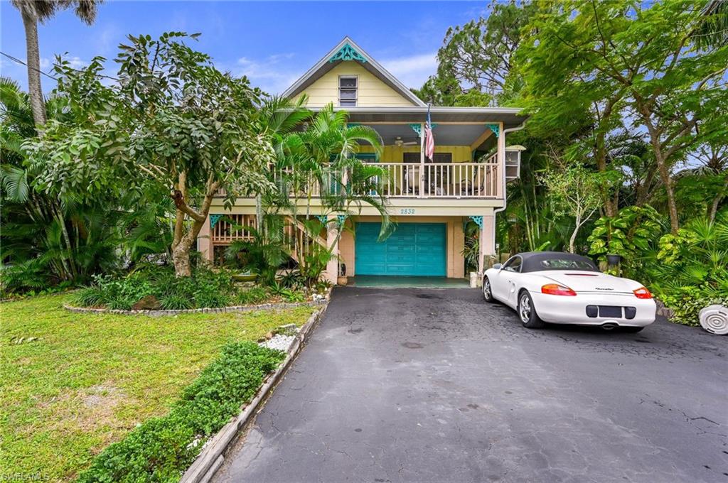 2832 Weeks AVE, NAPLES FL 34112