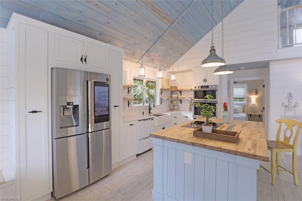 2815 Becca AVE, NAPLES FL 34112