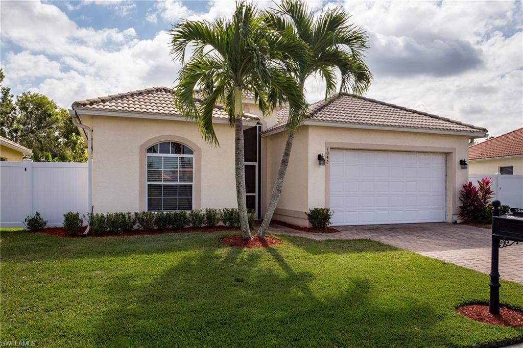 1042 Jardin DR, NAPLES FL 34104