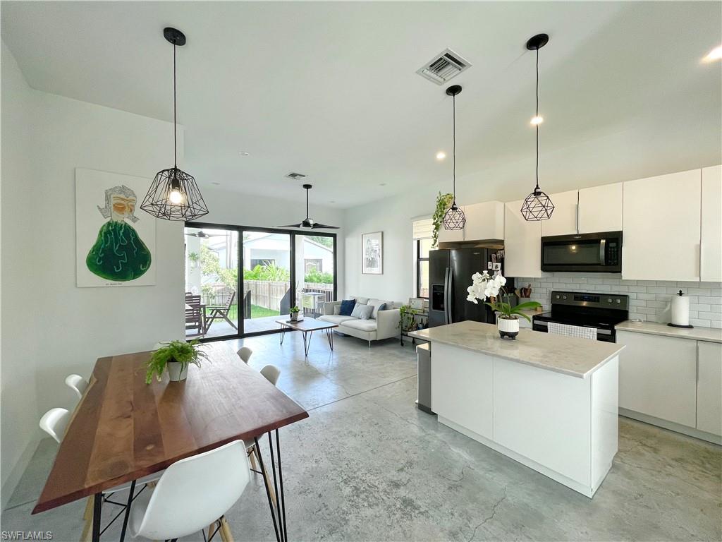 3016 Van Buren AVE, NAPLES FL 34112