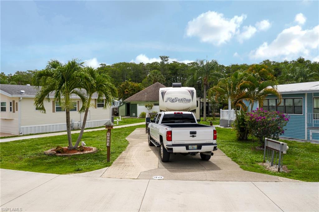 10952 Peregrine Falcon CIR, ESTERO FL 33928