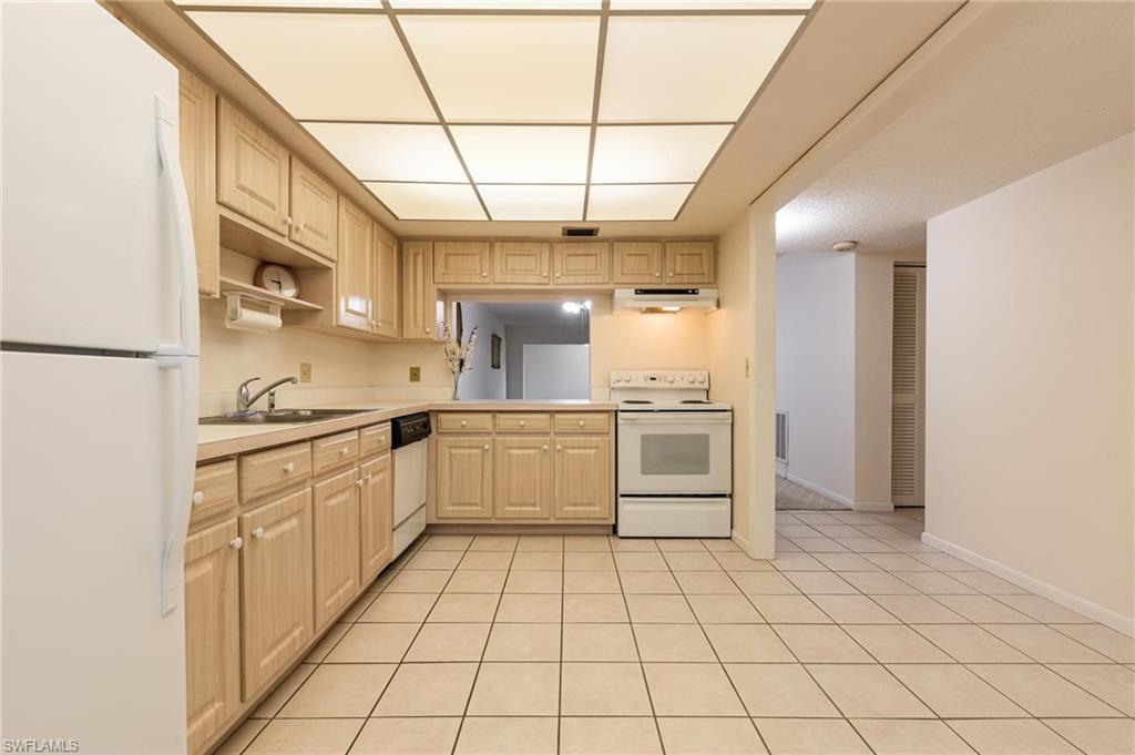 6731 Winkler RD # 206, FORT MYERS FL 33919