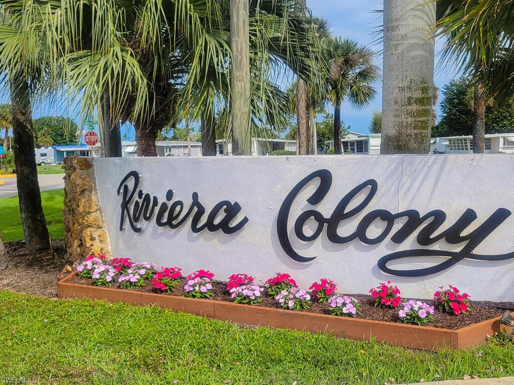 9 Saint Tropez DR