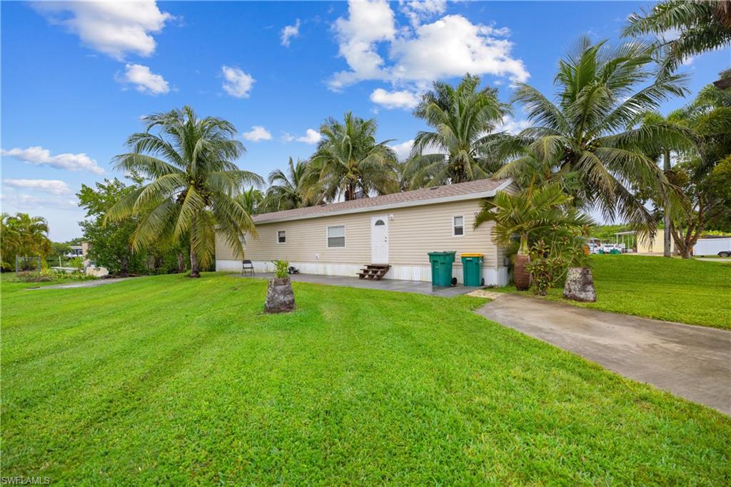 25 Egret LN, EVERGLADES CITY FL 34139