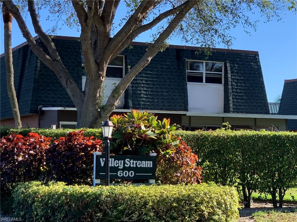 600 Valley Stream DR # A2, NAPLES FL 34113