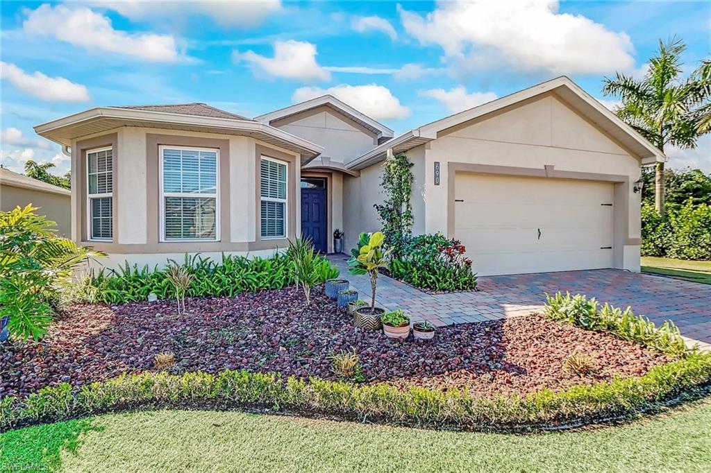 690 Hadley PL E, NAPLES FL 34104