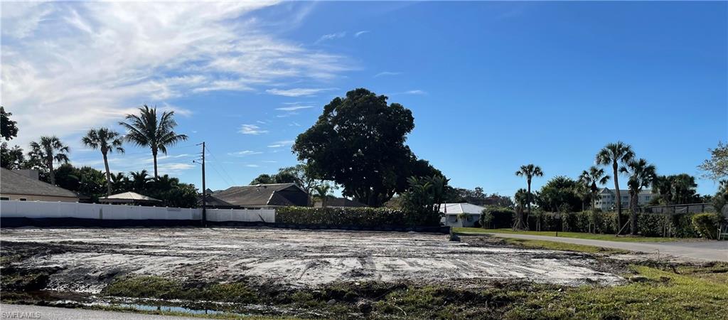 167 Burning Tree DR, NAPLES FL 34105