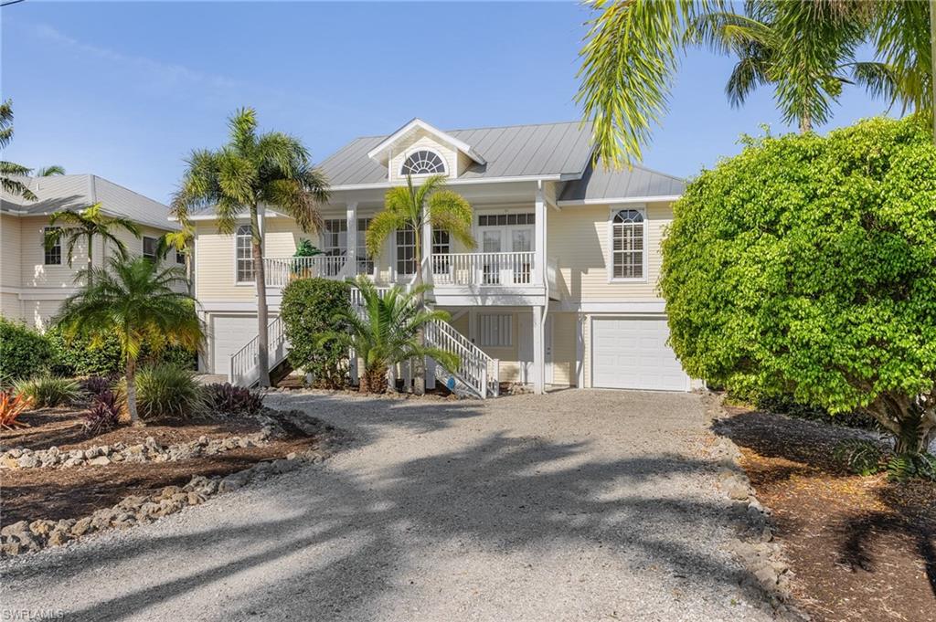 2321 Macadamia LN, ST. JAMES CITY FL 33956