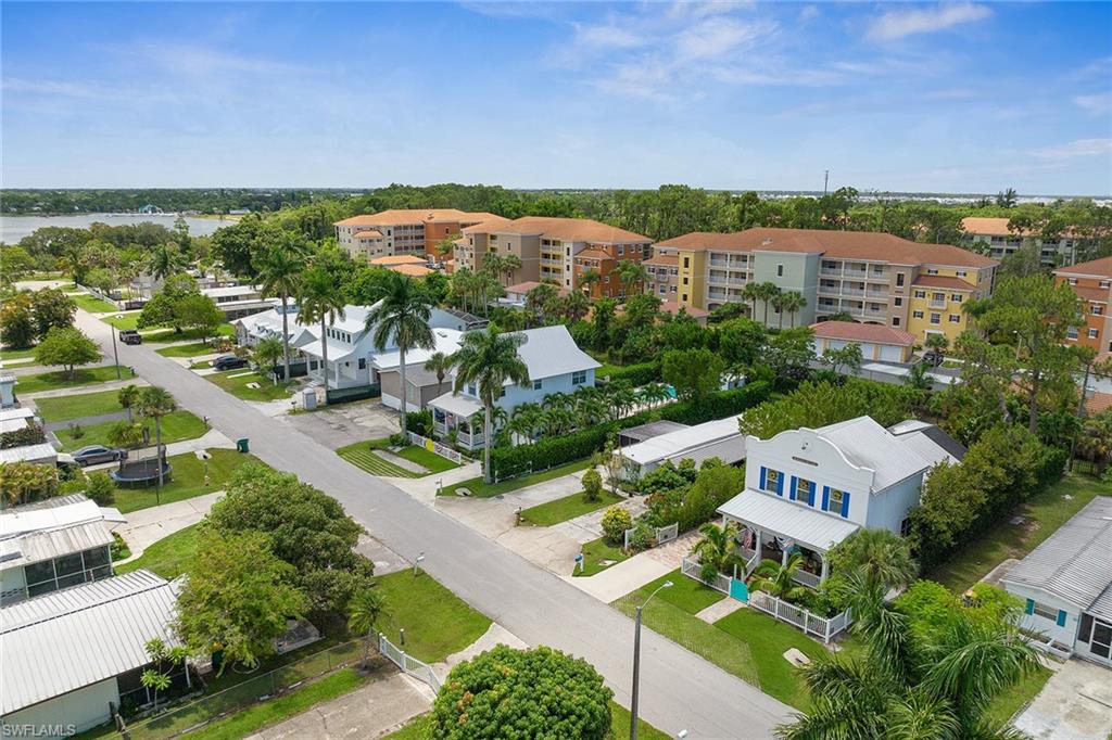 122 Jeepers DR, NAPLES FL 34112