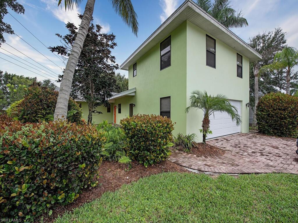 1275 8th AVE N, NAPLES FL 34102
