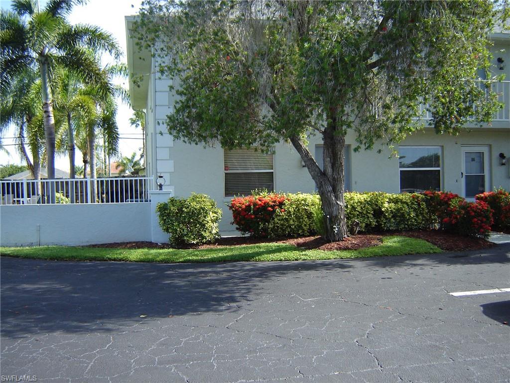 839 SW 48th TER 105