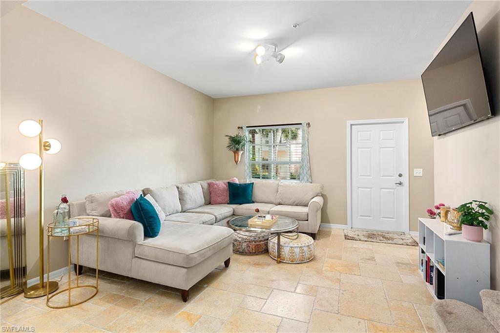 3258 Tamara DR # 5, NAPLES FL 34109