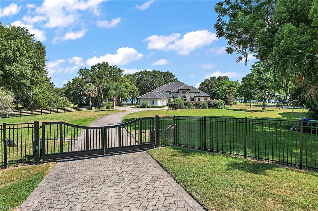 5211 Dora DR