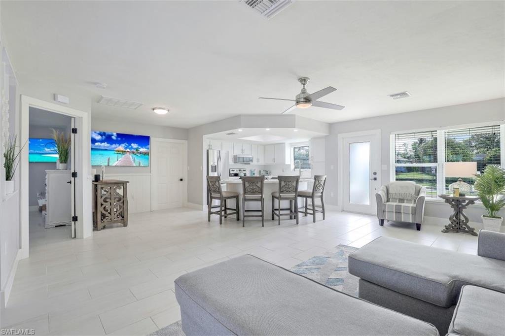 9807 Kentucky ST, BONITA SPRINGS FL 34135