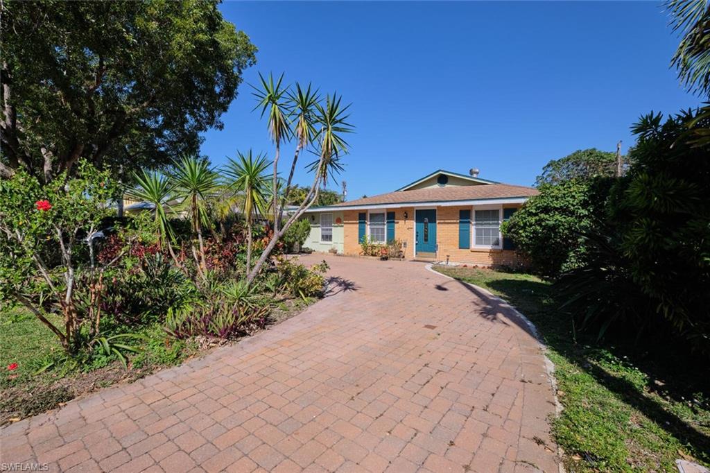 1085 28th AVE N, NAPLES FL 34103