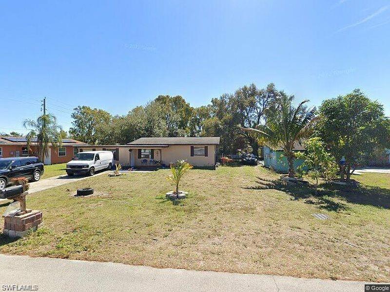 2560 Kennesaw ST, FORT MYERS FL 33901