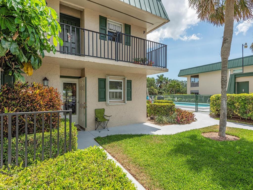 600 Valley Stream DR # F6, NAPLES FL 34113