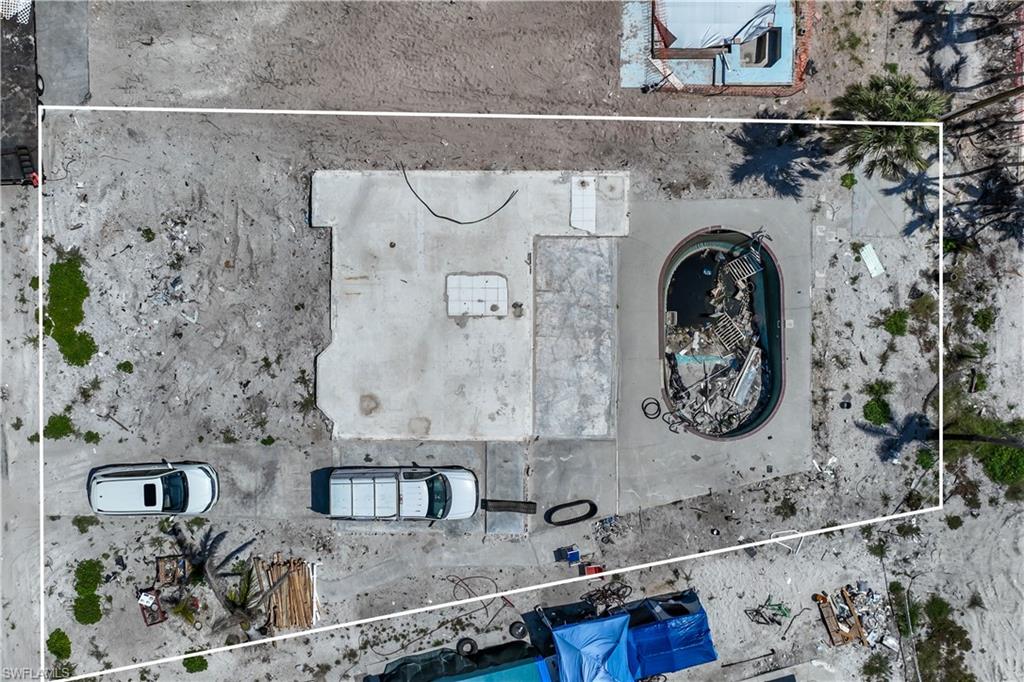110 Mid Island DR