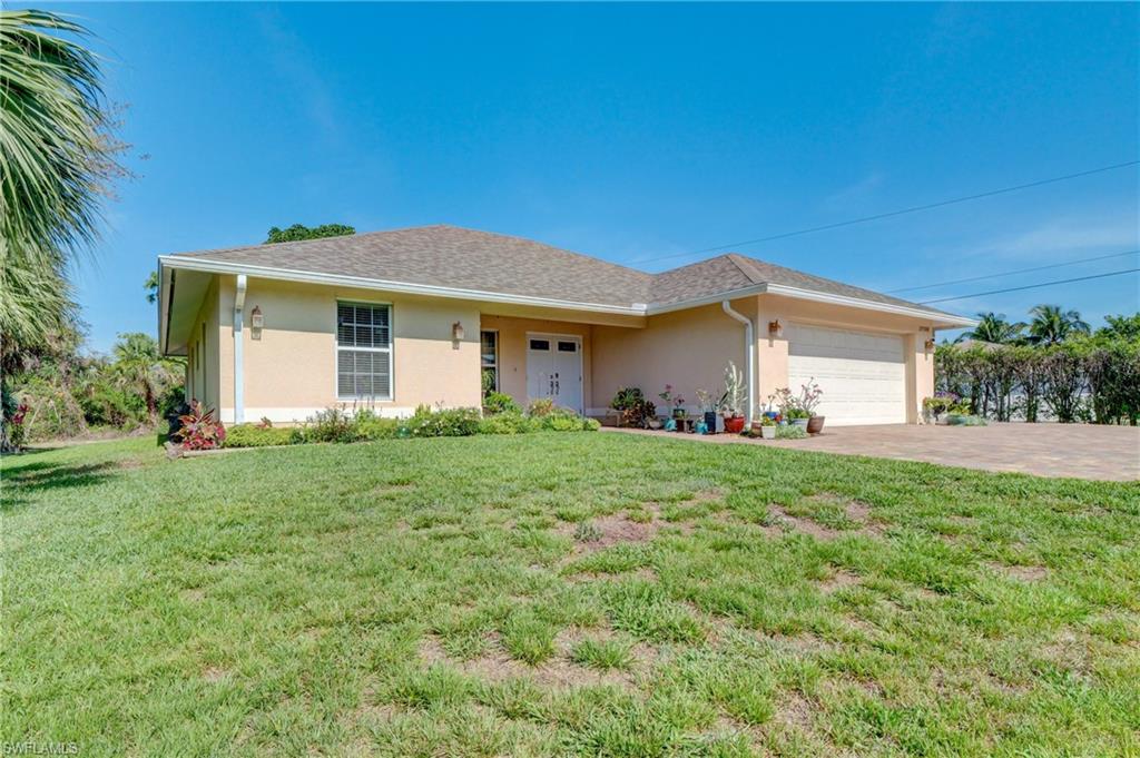 27598 Pinecrest LN, BONITA SPRINGS FL 34135
