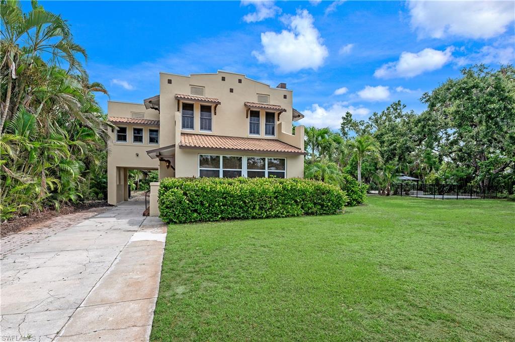 1441 Poinciana AVE, FORT MYERS FL 33901