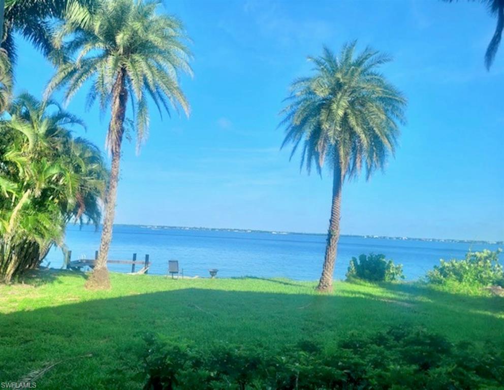 1212 Poinciana AVE, FORT MYERS FL 33901