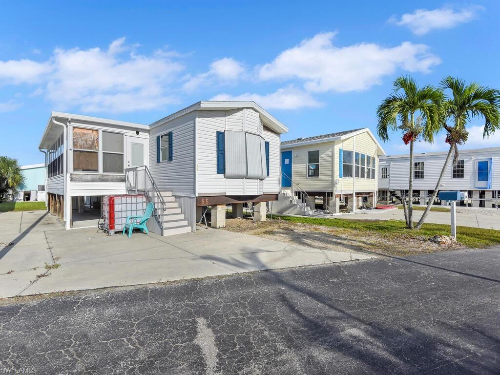 33 Helen LN, FORT MYERS BEACH FL 33931