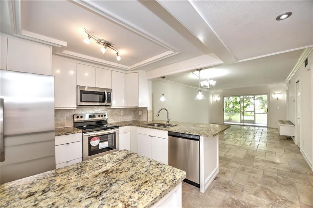 905 SW 48th TER 102