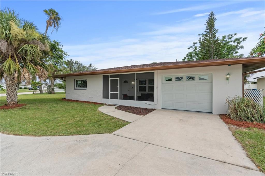 1453 Xavier AVE, FORT MYERS FL 33919