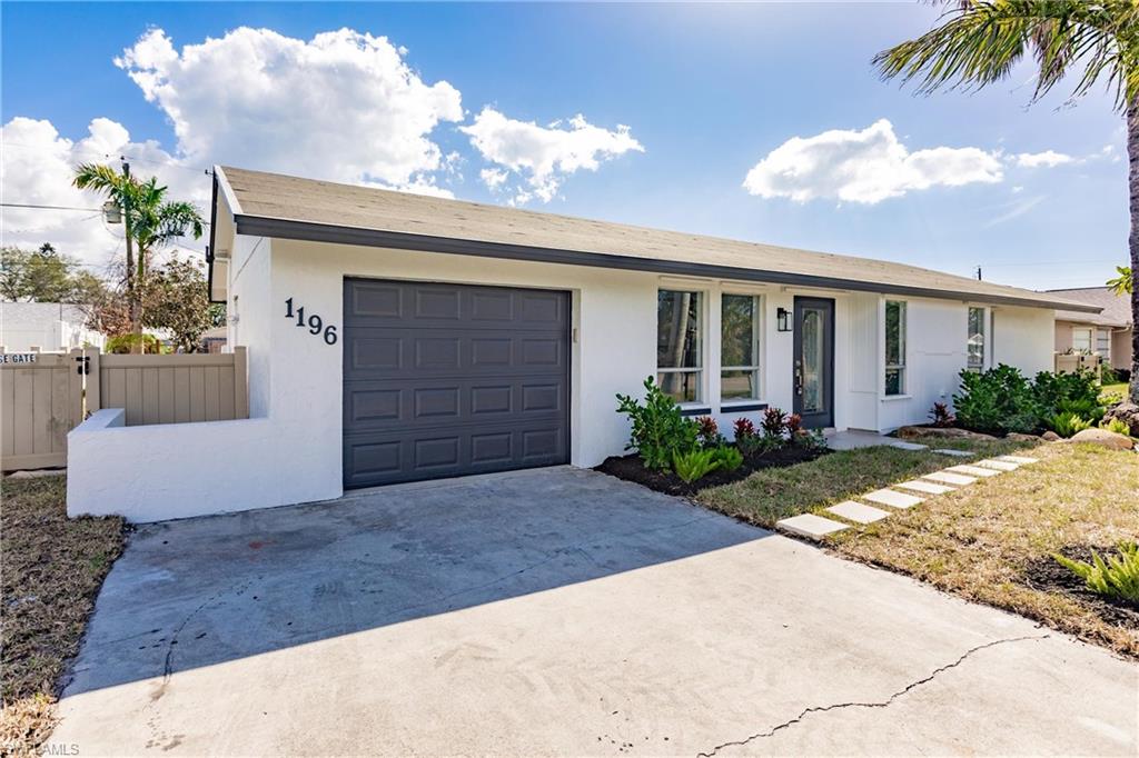 1196 Granada BLVD, NAPLES FL 34103