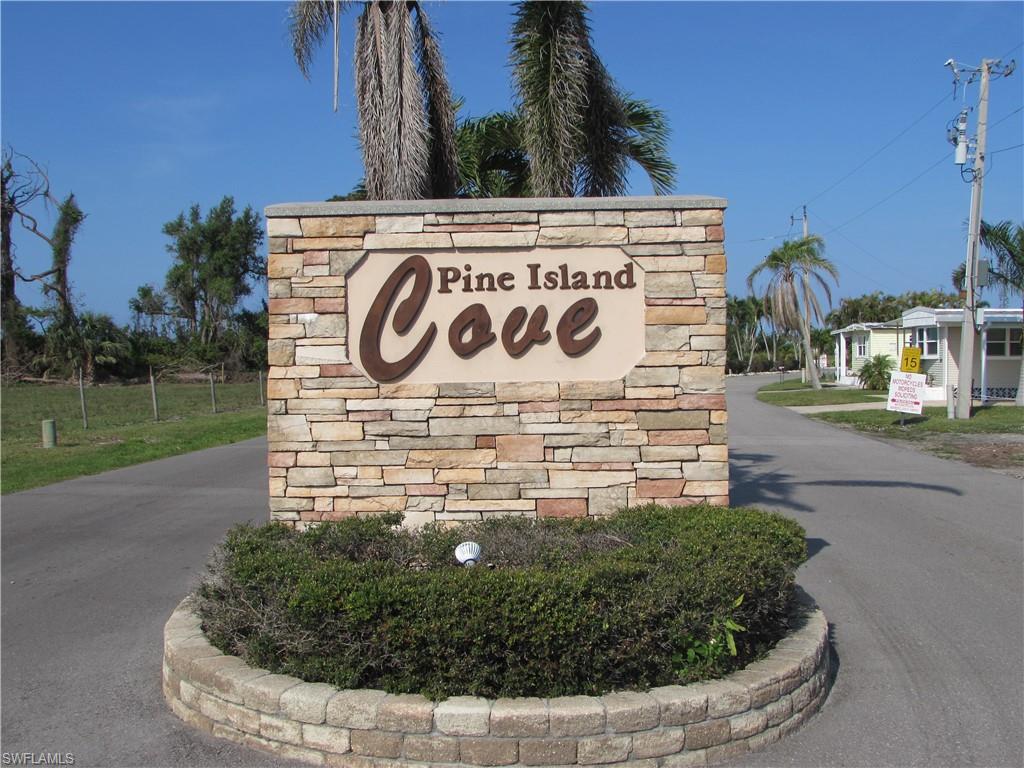 7187 Drum DR, ST. JAMES CITY FL 33956